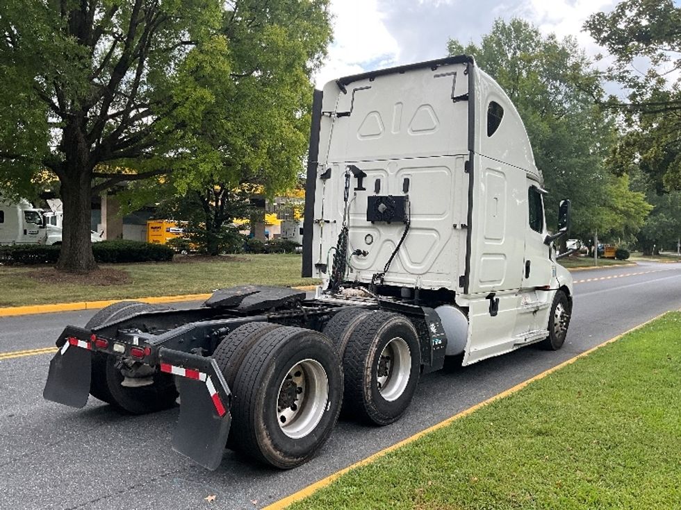 Sleeper Tractor-Heavy Duty Tractors-Freightliner-2020-T12664ST-Reading-PA-517,500\n\t\tmiles-$ 59,250 - Image 7