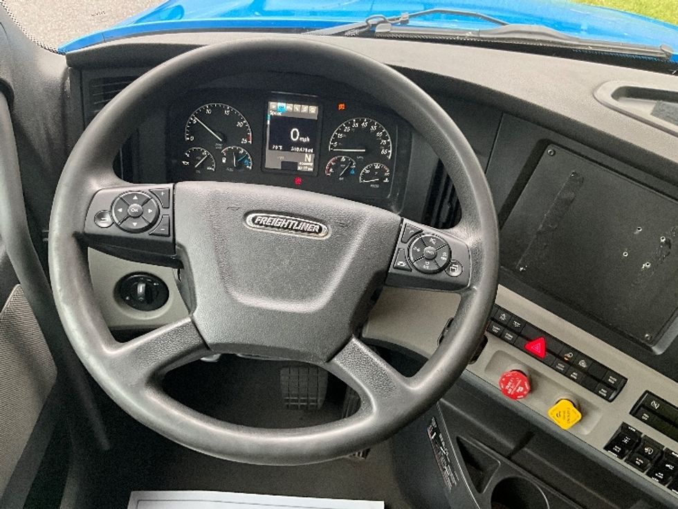 Sleeper Tractor-Heavy Duty Tractors-Freightliner-2020-T12664ST-Reading-PA-518,476\n\t\tmiles-$ 58,250 - Image 11