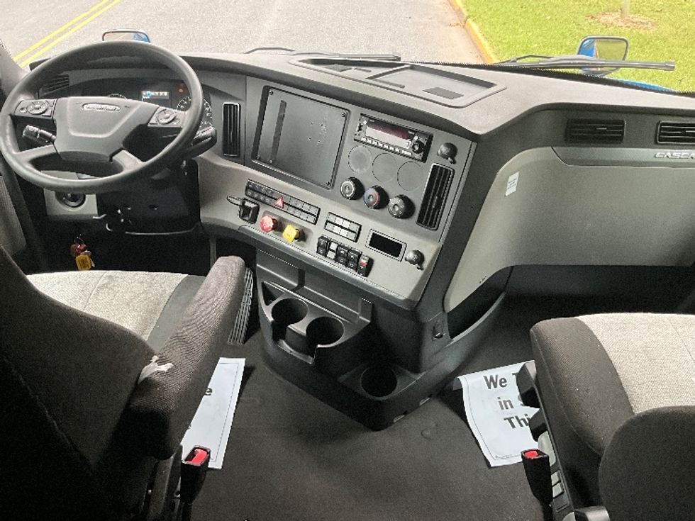 Sleeper Tractor-Heavy Duty Tractors-Freightliner-2020-T12664ST-Reading-PA-518,476\n\t\tmiles-$ 58,250 - Image 12