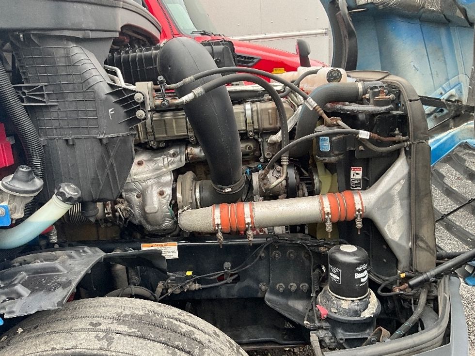 Sleeper Tractor-Heavy Duty Tractors-Freightliner-2020-T12664ST-Reading-PA-518,476\n\t\tmiles-$ 58,250 - Image 20