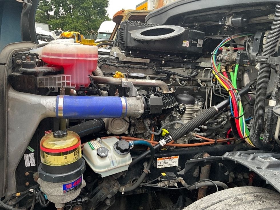 Sleeper Tractor-Heavy Duty Tractors-Freightliner-2020-T12664ST-Reading-PA-518,476\n\t\tmiles-$ 58,250 - Image 21