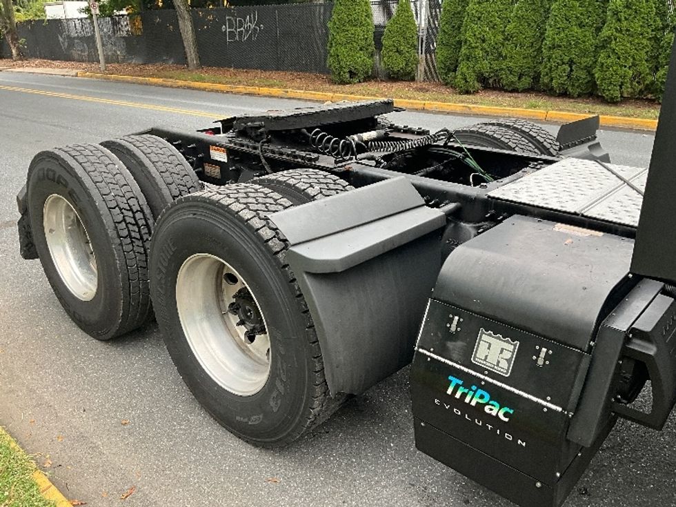 Sleeper Tractor-Heavy Duty Tractors-Freightliner-2020-T12664ST-Reading-PA-518,476\n\t\tmiles-$ 58,250 - Image 23