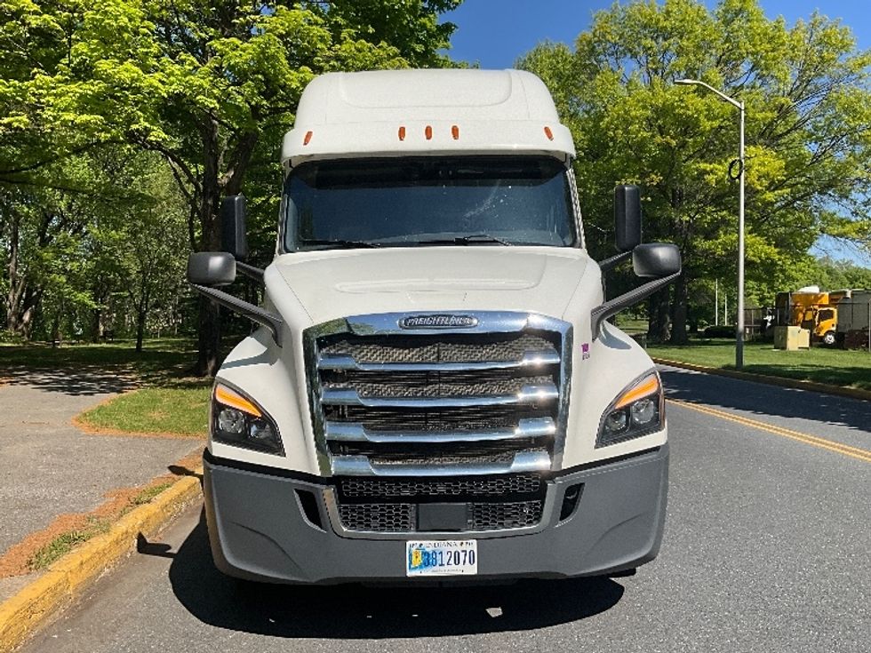 Sleeper Tractor-Heavy Duty Tractors-Freightliner-2020-T12664ST-Reading-PA-714,412\n\t\tmiles-$ 46,000 - Image 2