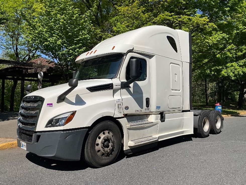 Sleeper Tractor-Heavy Duty Tractors-Freightliner-2020-T12664ST-Reading-PA-714,412\n\t\tmiles-$ 46,000 - Image 3