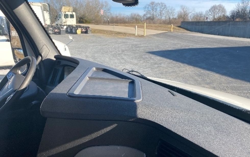 Sleeper Tractor-Heavy Duty Tractors-Freightliner-2020-T12664ST-Resaca-GA-382,095\n\t\tmiles-$ 65,000 - Image 14