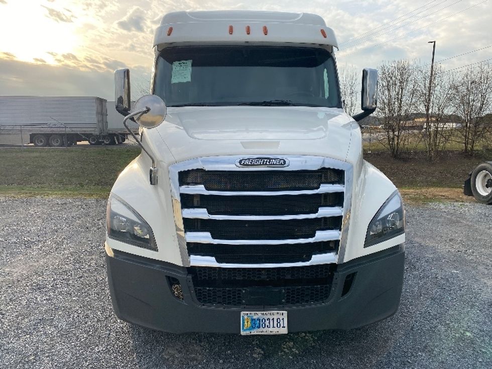 Sleeper Tractor-Heavy Duty Tractors-Freightliner-2020-T12664ST-Resaca-GA-382,095\n\t\tmiles-$ 65,000 - Image 2