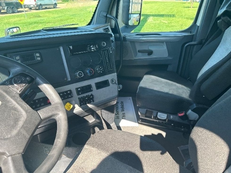 Sleeper Tractor-Heavy Duty Tractors-Freightliner-2020-T12664ST-Richland-MS-391,631\n\t\tmiles-$ 75,500 - Image 10