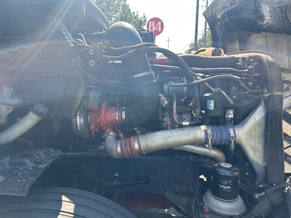 Sleeper Tractor-Heavy Duty Tractors-Freightliner-2020-T12664ST-Richland-MS-391,631\n\t\tmiles-$ 75,500 - Image 20
