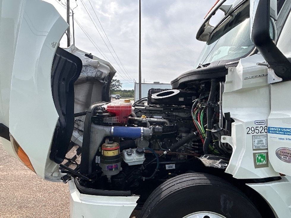 Sleeper Tractor-Heavy Duty Tractors-Freightliner-2020-T12664ST-Richland-MS-425,956\n\t\tmiles-$ 64,500 - Image 21