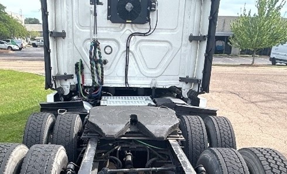 Sleeper Tractor-Heavy Duty Tractors-Freightliner-2020-T12664ST-Richland-MS-425,956\n\t\tmiles-$ 64,500 - Image 6