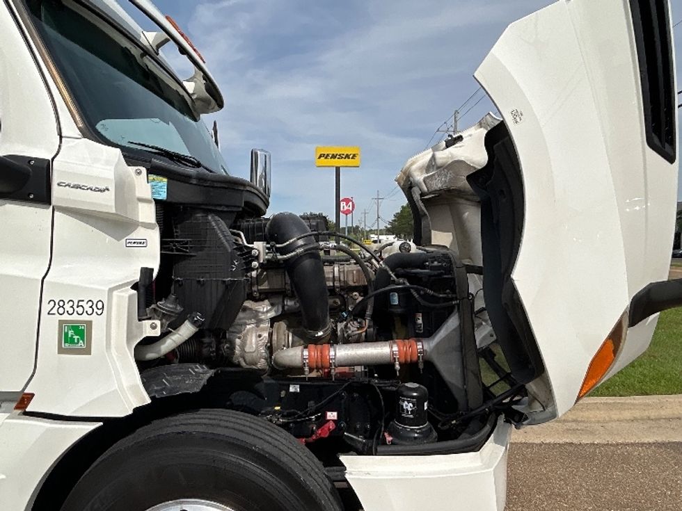 Sleeper Tractor-Heavy Duty Tractors-Freightliner-2020-T12664ST-Richland-MS-430,306\n\t\tmiles-$ 67,250 - Image 20