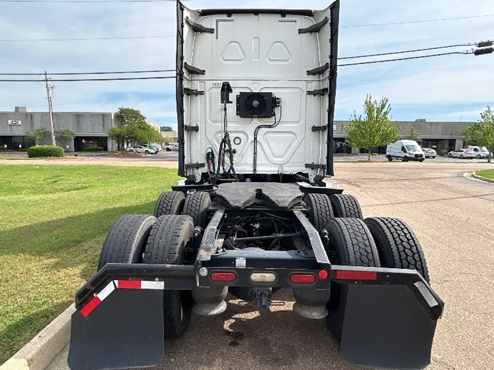 Sleeper Tractor-Heavy Duty Tractors-Freightliner-2020-T12664ST-Richland-MS-430,306\n\t\tmiles-$ 67,250 - Image 6