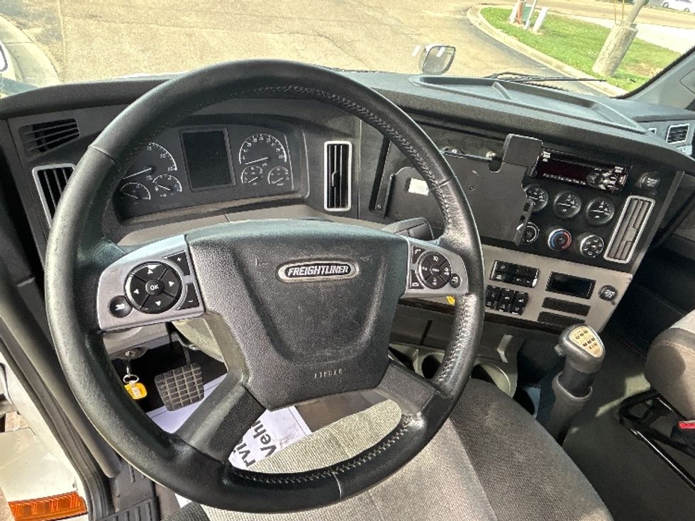 Sleeper Tractor-Heavy Duty Tractors-Freightliner-2020-T12664ST-Richland-MS-484,982\n\t\tmiles-$ 60,500 - Image 11