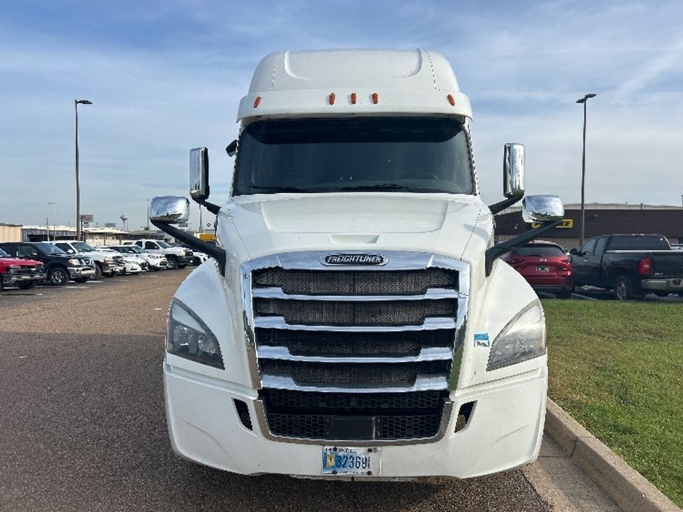 Sleeper Tractor-Heavy Duty Tractors-Freightliner-2020-T12664ST-Richland-MS-484,982\n\t\tmiles-$ 60,500 - Image 2