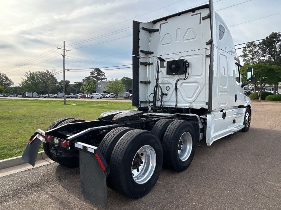 Sleeper Tractor-Heavy Duty Tractors-Freightliner-2020-T12664ST-Richland-MS-484,982\n\t\tmiles-$ 60,500 - Image 7