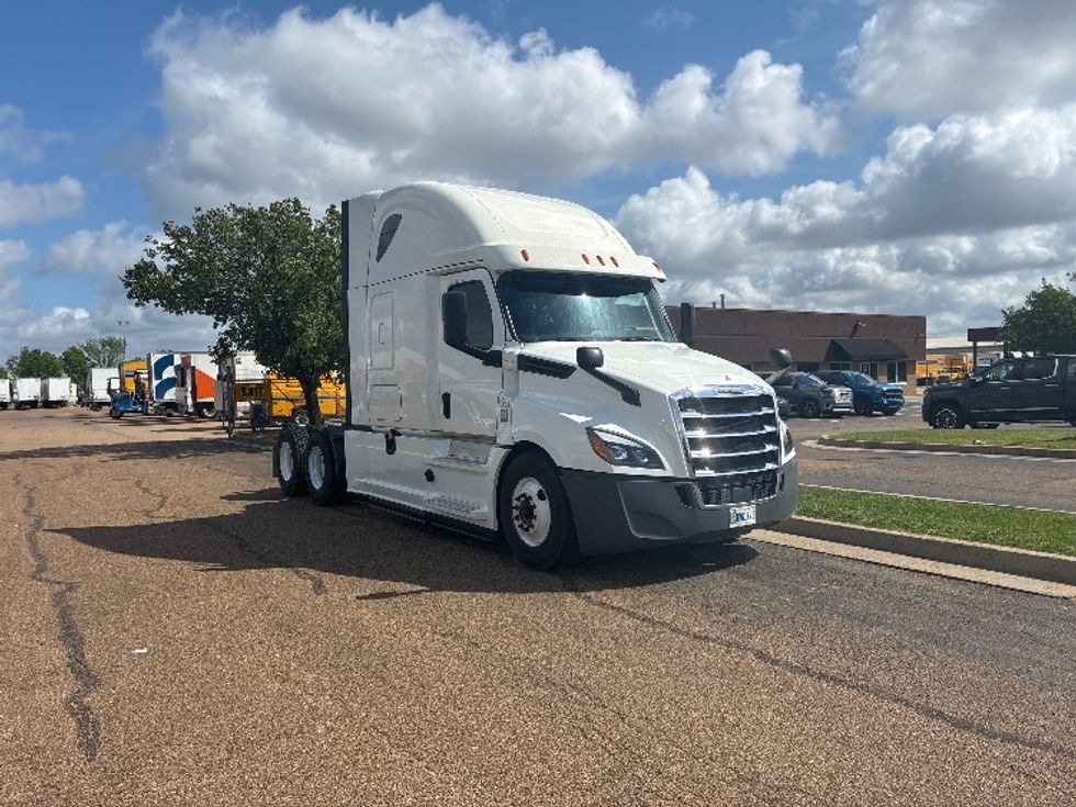 Sleeper Tractor-Heavy Duty Tractors-Freightliner-2020-T12664ST-Richland-MS-533,474\n\t\tmiles-$ 55,250 - Image 1