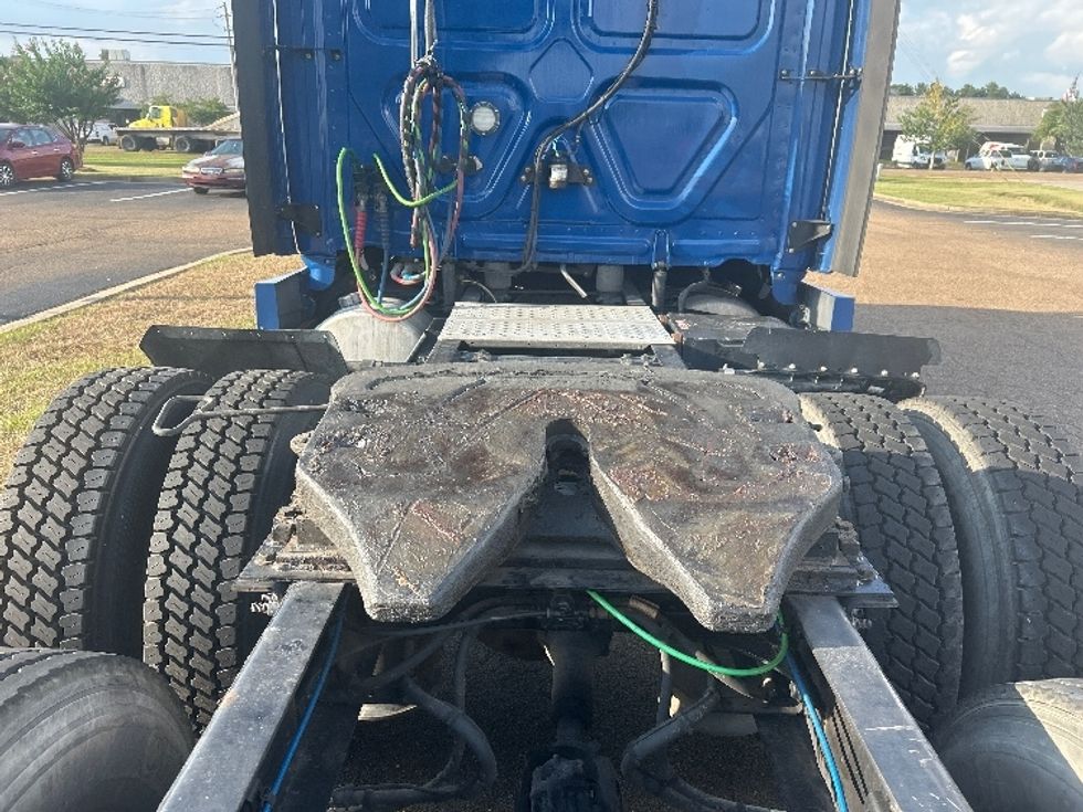 Sleeper Tractor-Heavy Duty Tractors-Freightliner-2020-T12664ST-Richland-MS-662,222\n\t\tmiles-$ 53,000 - Image 6