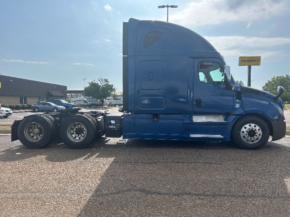 Sleeper Tractor-Heavy Duty Tractors-Freightliner-2020-T12664ST-Richland-MS-662,222\n\t\tmiles-$ 53,000 - Image 8