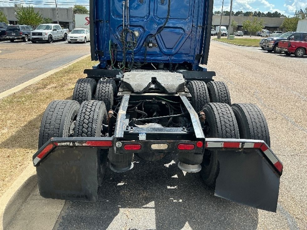 Sleeper Tractor-Heavy Duty Tractors-Freightliner-2020-T12664ST-Richland-MS-676,485\n\t\tmiles-$ 52,000 - Image 6