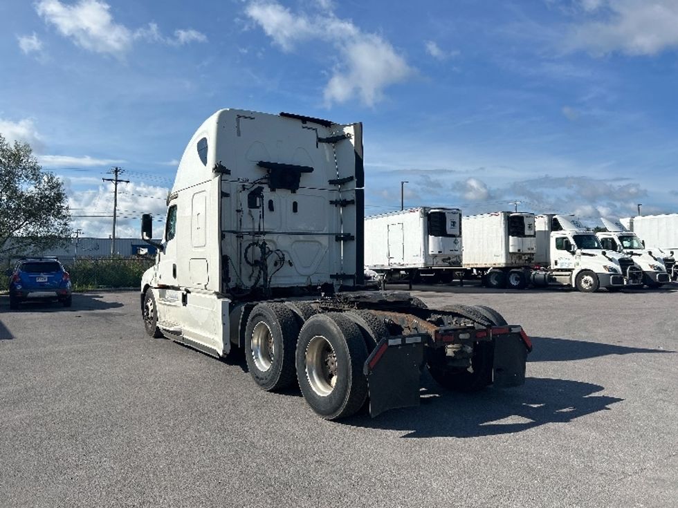 Sleeper Tractor-Heavy Duty Tractors-Freightliner-2020-T12664ST-Rochester-NY-585,978\n\t\tmiles-$ 61,500 - Image 5