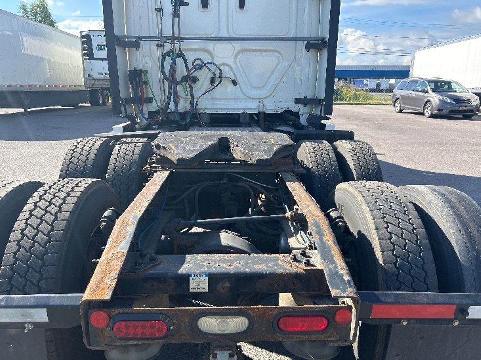 Sleeper Tractor-Heavy Duty Tractors-Freightliner-2020-T12664ST-Rochester-NY-585,978\n\t\tmiles-$ 61,500 - Image 6