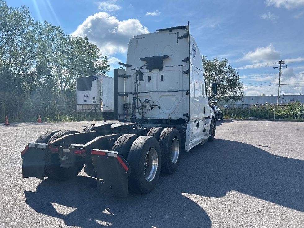 Sleeper Tractor-Heavy Duty Tractors-Freightliner-2020-T12664ST-Rochester-NY-585,978\n\t\tmiles-$ 61,500 - Image 7