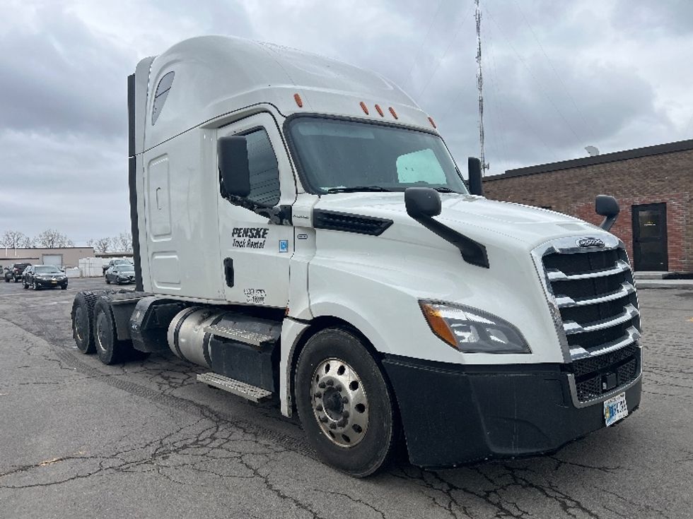 Sleeper Tractor-Heavy Duty Tractors-Freightliner-2020-T12664ST-Rochester-NY-605,557\n\t\tmiles-$ 57,000 - Image 1