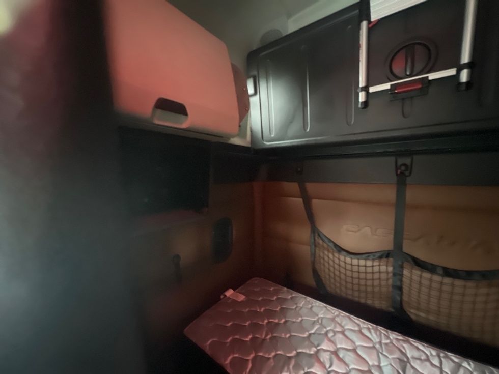 Sleeper Tractor-Heavy Duty Tractors-Freightliner-2020-T12664ST-Rochester-NY-605,557\n\t\tmiles-$ 57,000 - Image 19