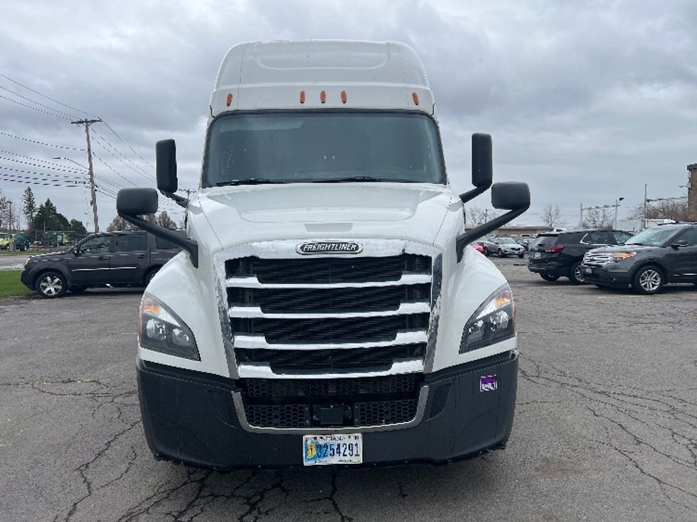 Sleeper Tractor-Heavy Duty Tractors-Freightliner-2020-T12664ST-Rochester-NY-605,557\n\t\tmiles-$ 57,000 - Image 2