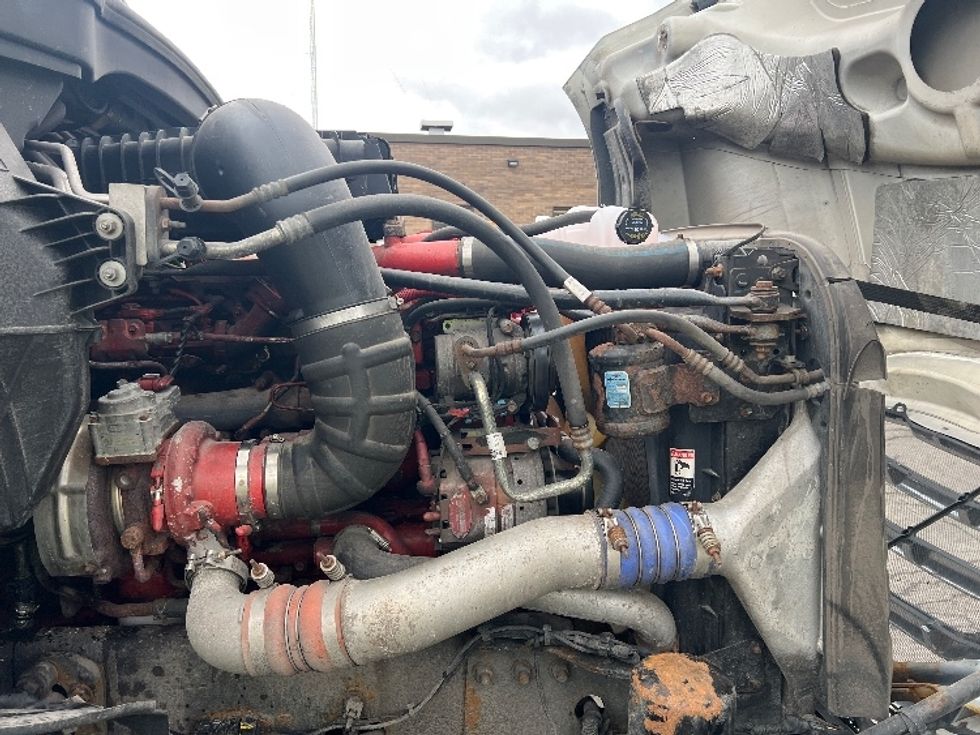 Sleeper Tractor-Heavy Duty Tractors-Freightliner-2020-T12664ST-Rochester-NY-605,557\n\t\tmiles-$ 57,000 - Image 20