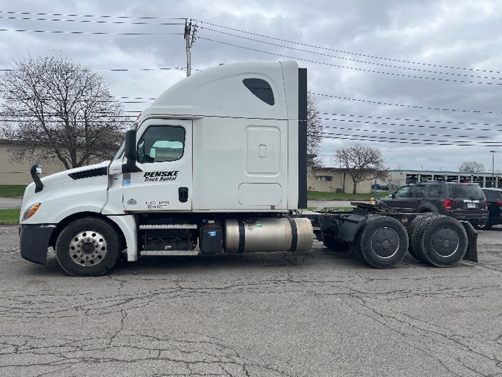 Sleeper Tractor-Heavy Duty Tractors-Freightliner-2020-T12664ST-Rochester-NY-605,557\n\t\tmiles-$ 57,000 - Image 4