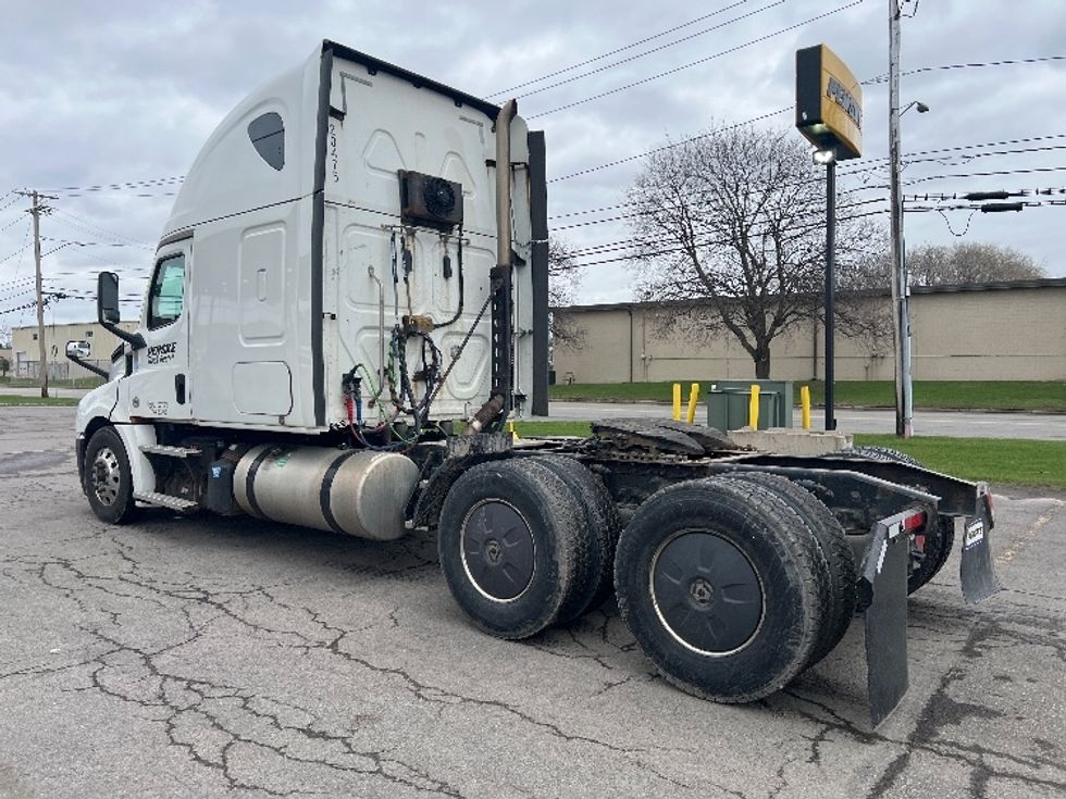 Sleeper Tractor-Heavy Duty Tractors-Freightliner-2020-T12664ST-Rochester-NY-605,557\n\t\tmiles-$ 57,000 - Image 5