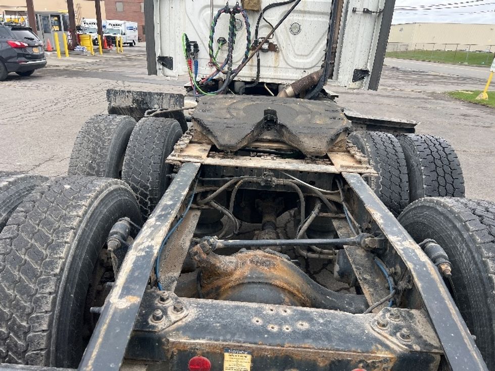Sleeper Tractor-Heavy Duty Tractors-Freightliner-2020-T12664ST-Rochester-NY-605,557\n\t\tmiles-$ 57,000 - Image 6