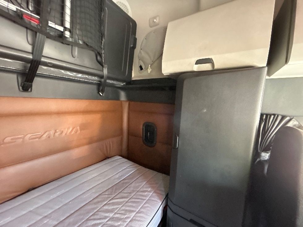 Sleeper Tractor-Heavy Duty Tractors-Freightliner-2020-T12664ST-Rochester-NY-660,421\n\t\tmiles-$ 57,000 - Image 18