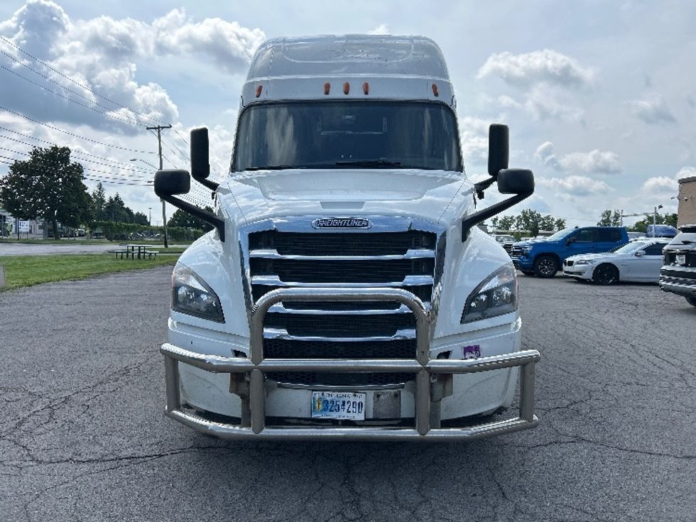 Sleeper Tractor-Heavy Duty Tractors-Freightliner-2020-T12664ST-Rochester-NY-660,421\n\t\tmiles-$ 57,000 - Image 2