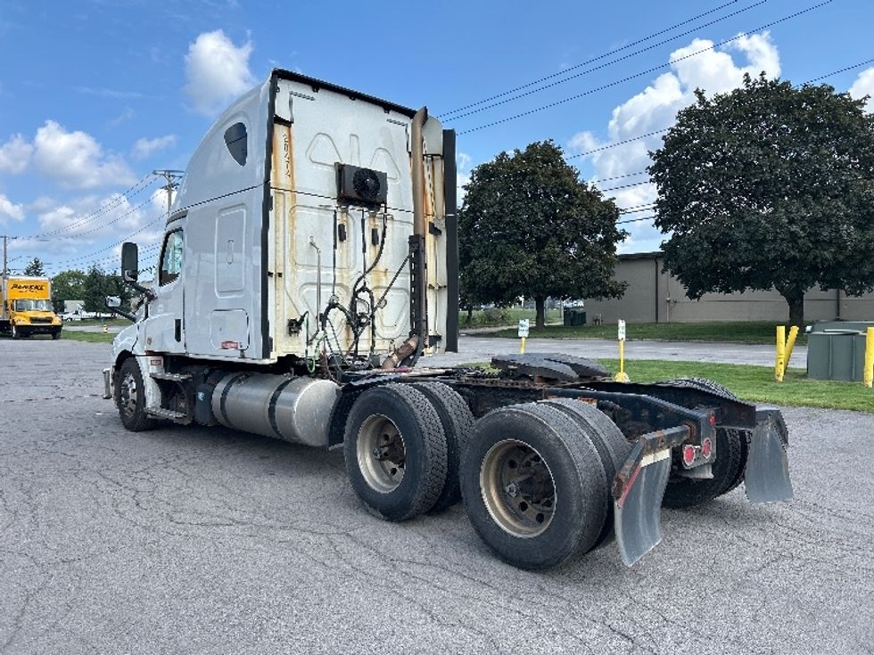 Sleeper Tractor-Heavy Duty Tractors-Freightliner-2020-T12664ST-Rochester-NY-660,421\n\t\tmiles-$ 57,000 - Image 5