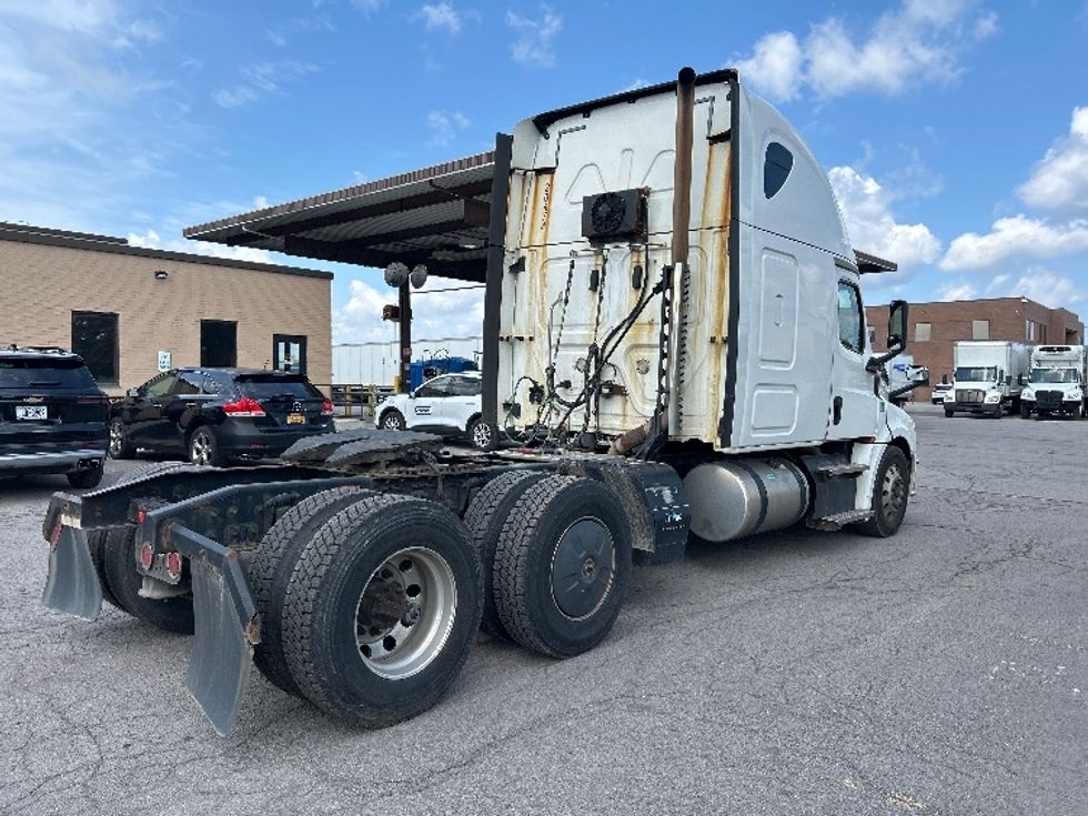 Sleeper Tractor-Heavy Duty Tractors-Freightliner-2020-T12664ST-Rochester-NY-660,421\n\t\tmiles-$ 57,000 - Image 7