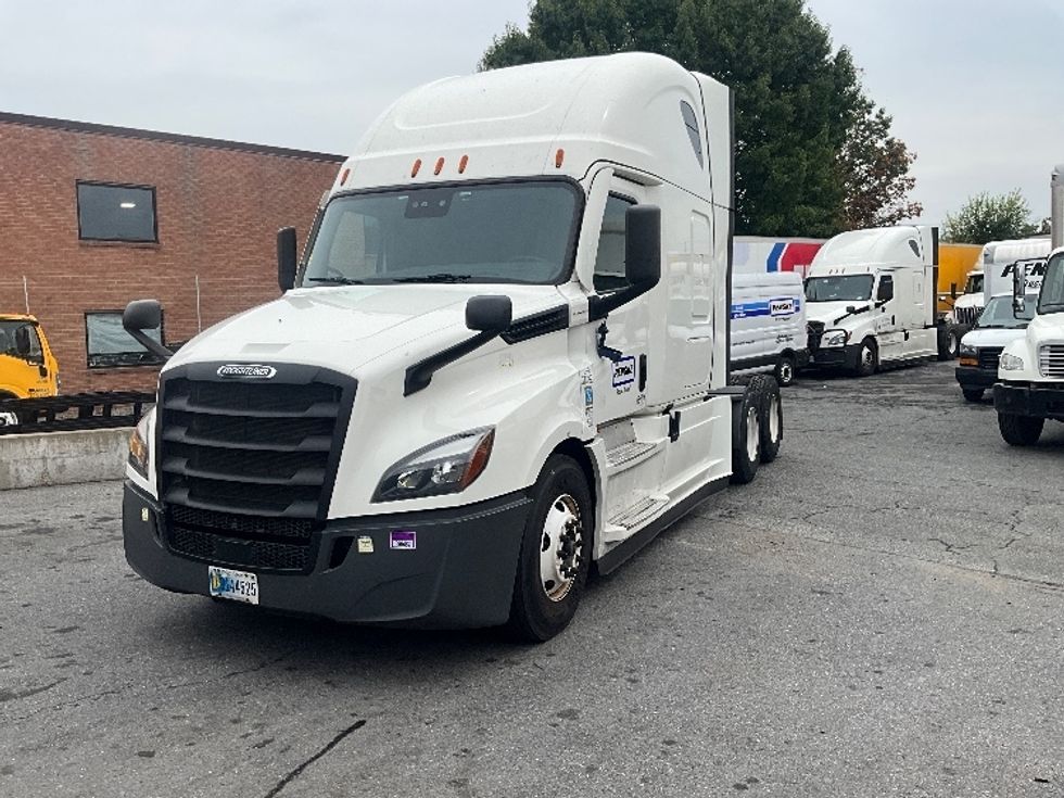 Sleeper Tractor-Heavy Duty Tractors-Freightliner-2020-T12664ST-Rockville-MD-516,607\n\t\tmiles-$ 58,750 - Image 3