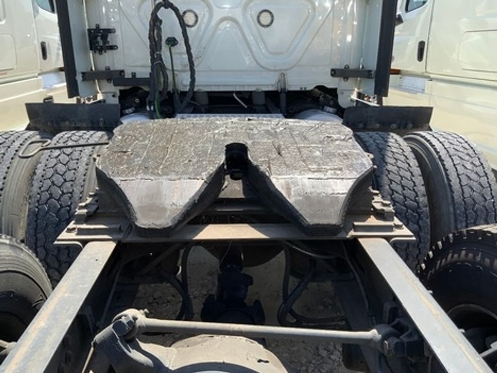 Sleeper Tractor-Heavy Duty Tractors-Freightliner-2020-T12664ST-Rockwall-TX-541,737\n\t\tmiles-$ 56,750 - Image 17