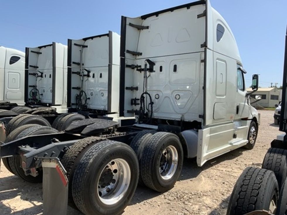 Sleeper Tractor-Heavy Duty Tractors-Freightliner-2020-T12664ST-Rockwall-TX-541,737\n\t\tmiles-$ 56,750 - Image 6