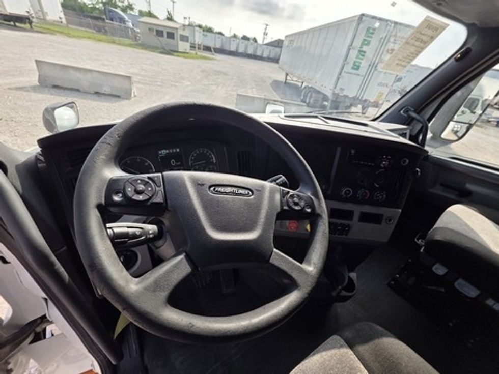 Sleeper Tractor-Heavy Duty Tractors-Freightliner-2020-T12664ST-Rockwall-TX-590,711\n\t\tmiles-$ 53,500 - Image 11