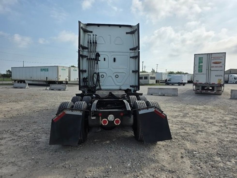 Sleeper Tractor-Heavy Duty Tractors-Freightliner-2020-T12664ST-Rockwall-TX-590,711\n\t\tmiles-$ 53,500 - Image 6