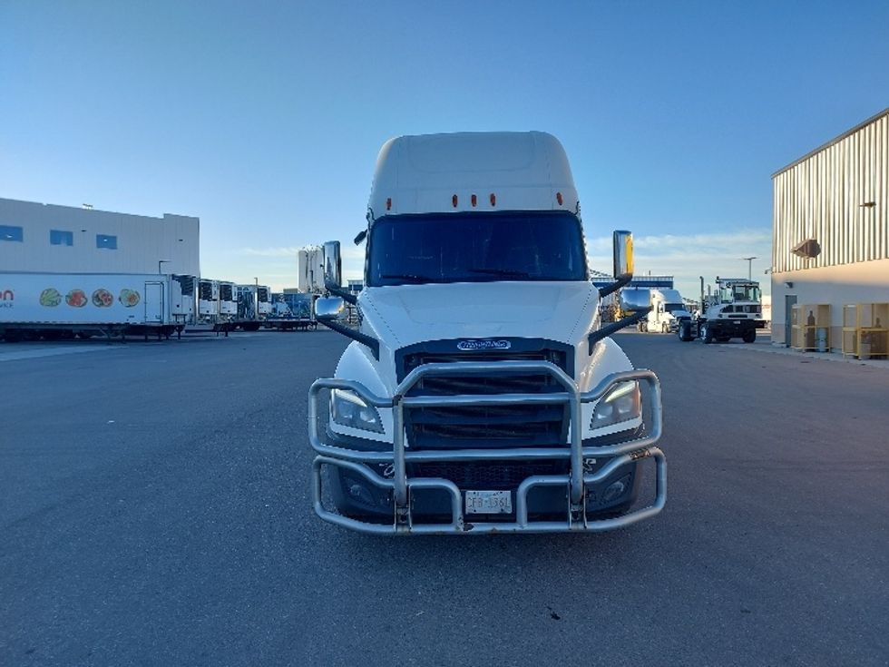 Sleeper Tractor-Heavy Duty Tractors-Freightliner-2020-T12664ST-Rocky View County-AB-1,051,746\n\t\tkm-$ 64,250 - Image 2