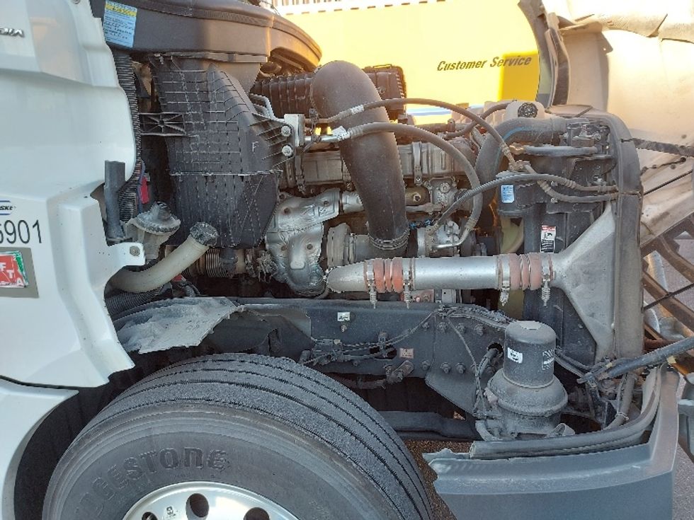 Sleeper Tractor-Heavy Duty Tractors-Freightliner-2020-T12664ST-Rocky View County-AB-1,051,746\n\t\tkm-$ 64,250 - Image 20