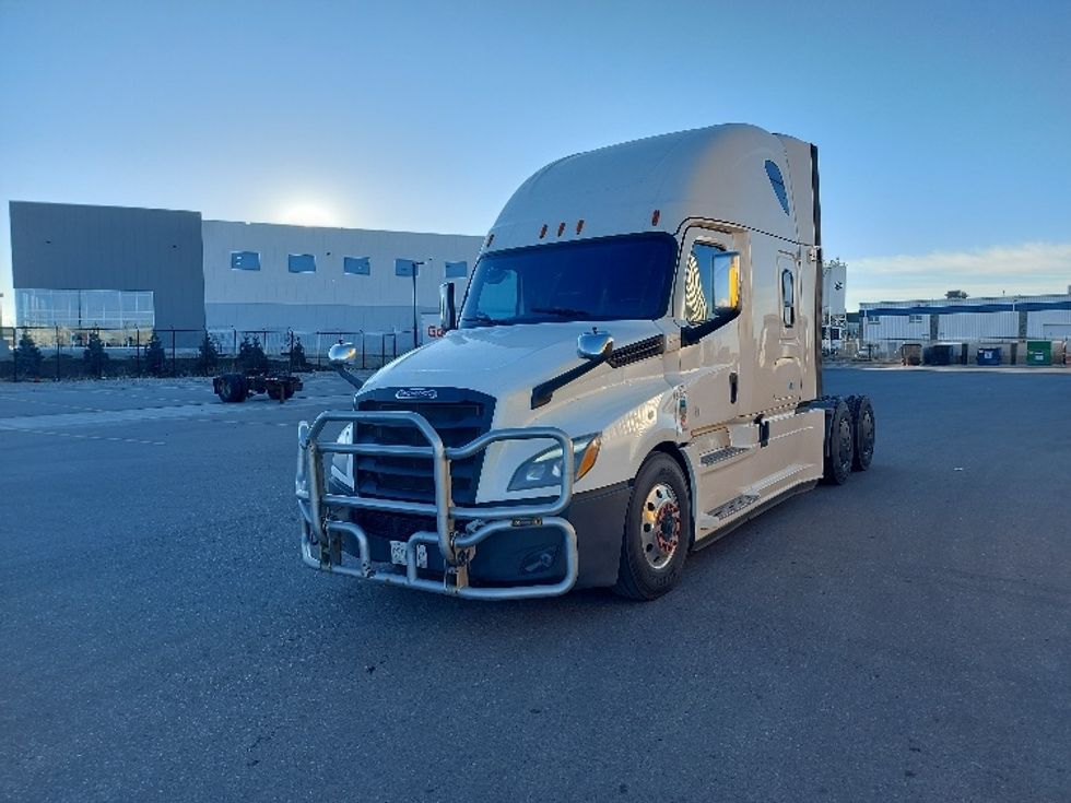 Sleeper Tractor-Heavy Duty Tractors-Freightliner-2020-T12664ST-Rocky View County-AB-1,051,746\n\t\tkm-$ 64,250 - Image 3