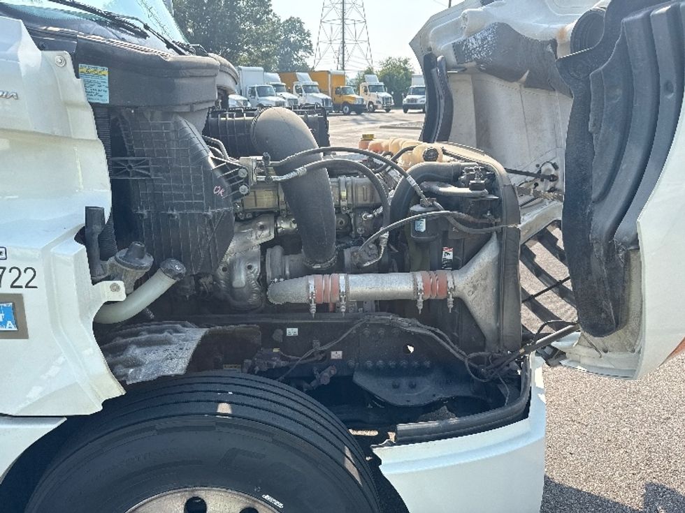 Sleeper Tractor-Heavy Duty Tractors-Freightliner-2020-T12664ST-Romulus-MI-356,840\n\t\tmiles-$ 70,750 - Image 20