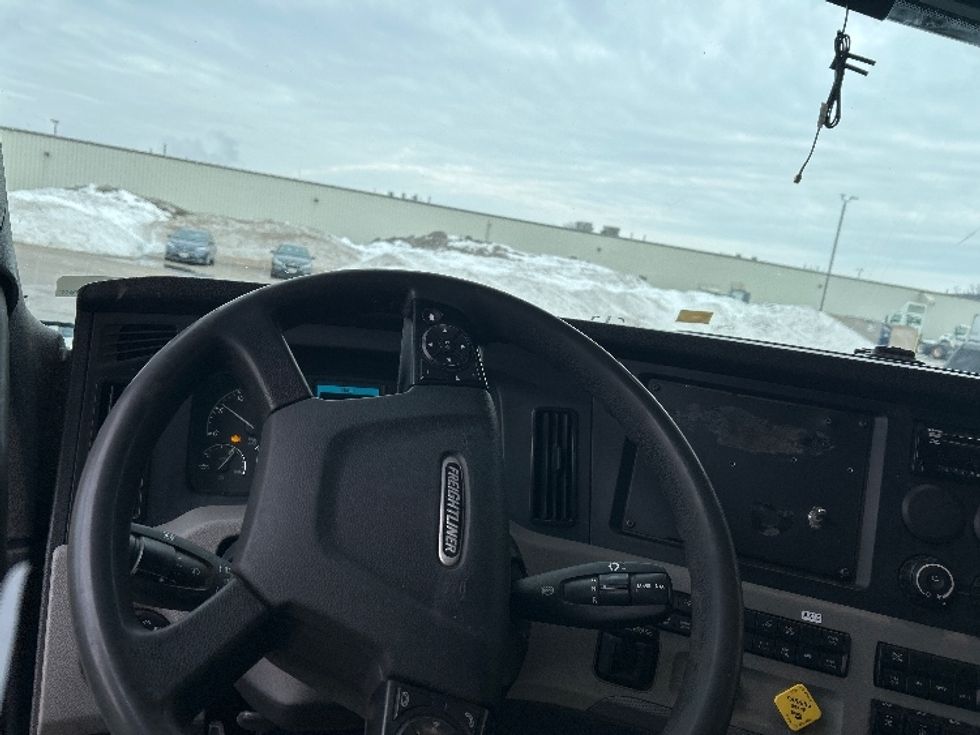 Sleeper Tractor-Heavy Duty Tractors-Freightliner-2020-T12664ST-Rothschild-WI-588,188\n\t\tmiles-$ 49,000 - Image 11