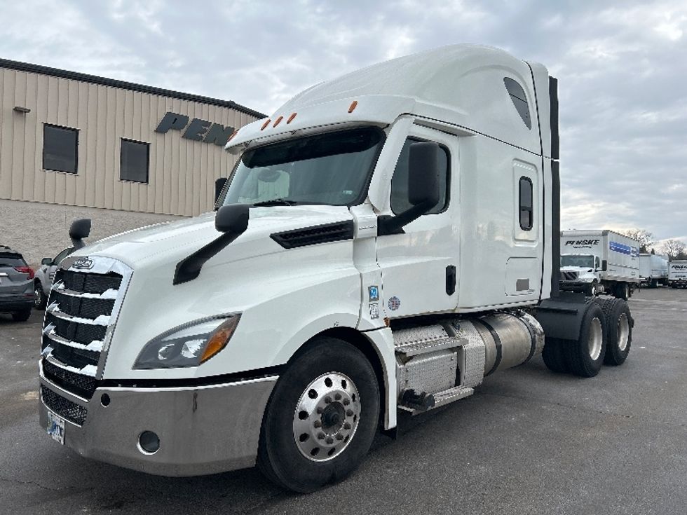 Sleeper Tractor-Heavy Duty Tractors-Freightliner-2020-T12664ST-Rothschild-WI-588,188\n\t\tmiles-$ 49,000 - Image 3