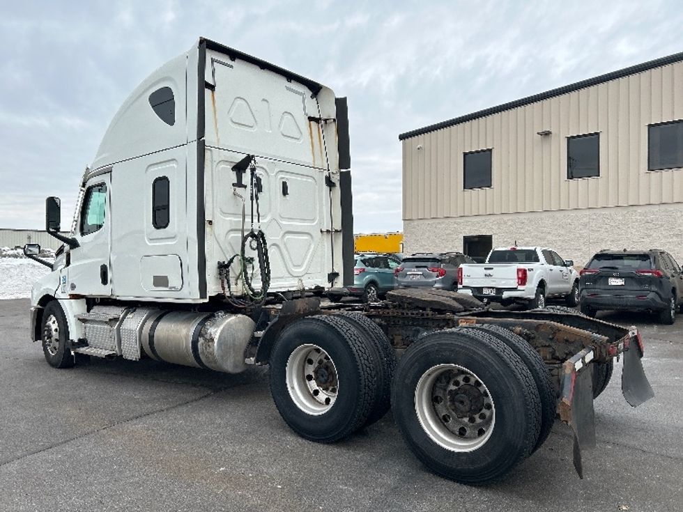 Sleeper Tractor-Heavy Duty Tractors-Freightliner-2020-T12664ST-Rothschild-WI-588,188\n\t\tmiles-$ 49,000 - Image 5