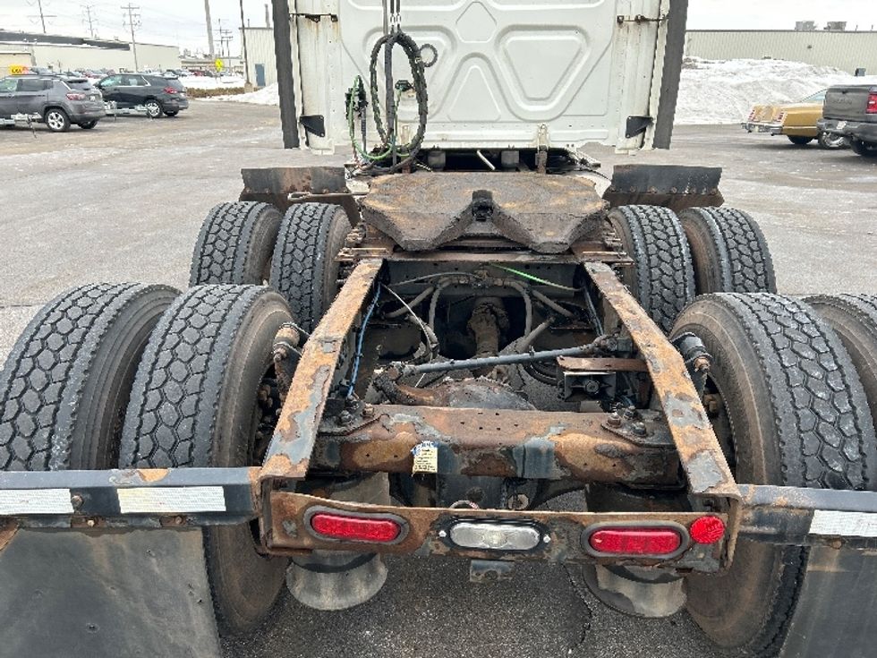 Sleeper Tractor-Heavy Duty Tractors-Freightliner-2020-T12664ST-Rothschild-WI-588,188\n\t\tmiles-$ 49,000 - Image 6